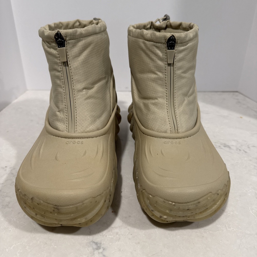 Crocs Mens 10 / Womens 12 Adult Echo Winter Boots. -210315